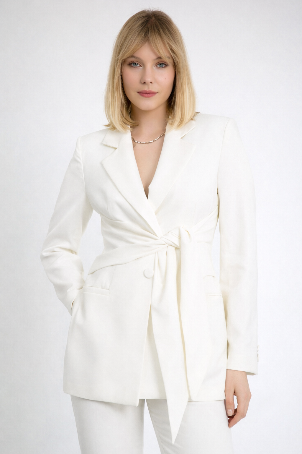 WHITE BLAZER