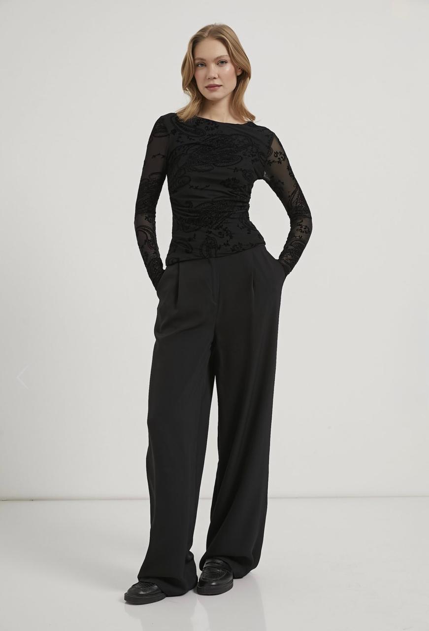 LACE LONG SLEEVE BLACK TOP